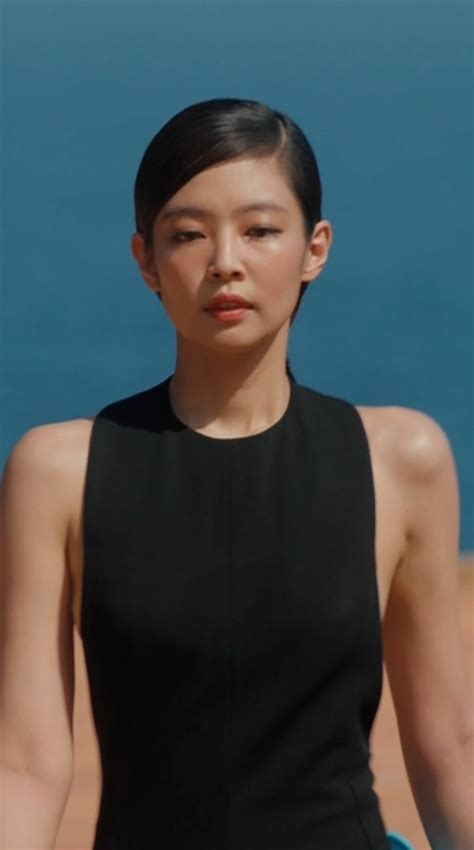 jennie side boob|BLACKPINKs Jennie Stuns in Jacquemus Runway Debut with。